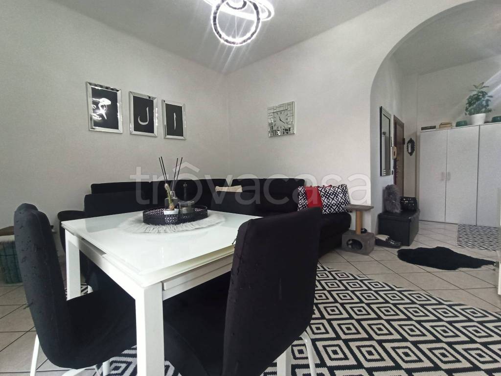 appartamento in vendita a Como in zona Rebbio