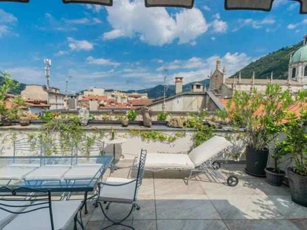 appartamento in vendita a Como in zona Como Centro