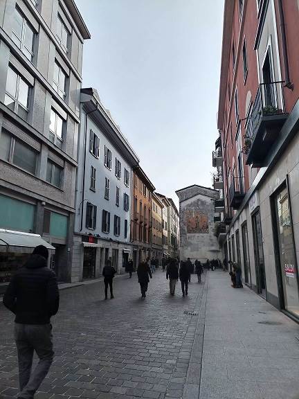 negozio in vendita a Como in zona Como Centro