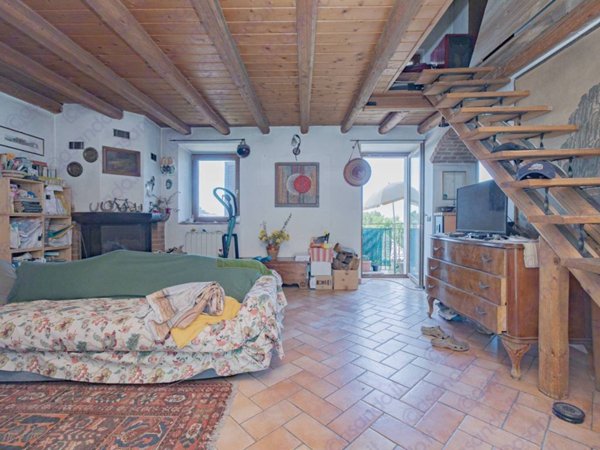 casa indipendente in vendita a Como in zona Civiglio