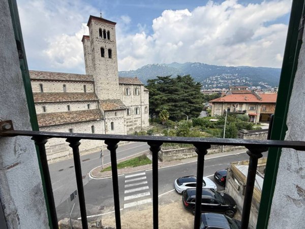 appartamento in vendita a Como in zona Borghi