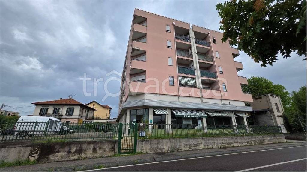 appartamento in vendita a Como in zona Camerlata