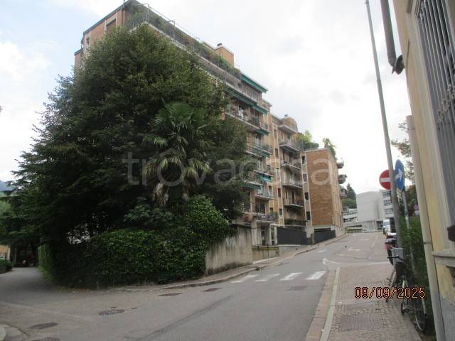 appartamento in vendita a Como in zona Borghi