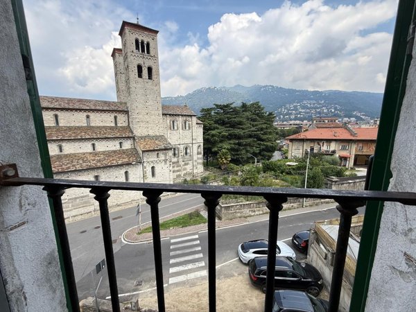 appartamento in vendita a Como in zona Como Centro
