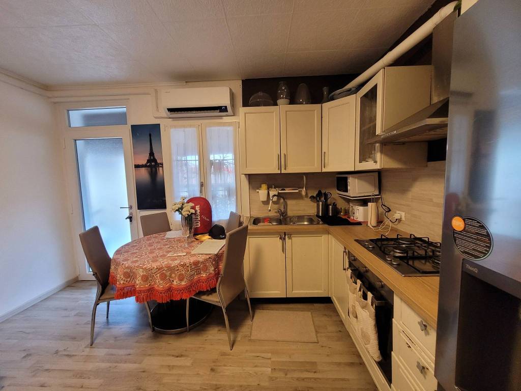 appartamento in vendita a Como in zona Rebbio