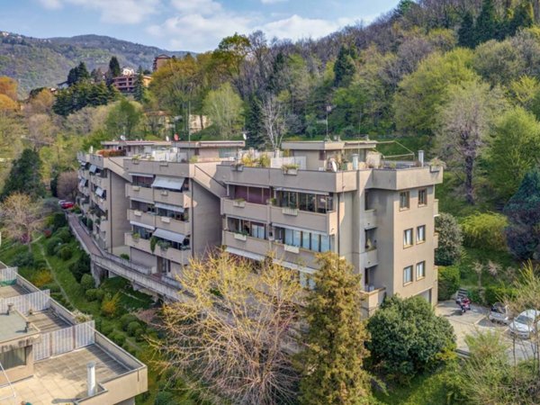 appartamento in vendita a Como in zona Lora