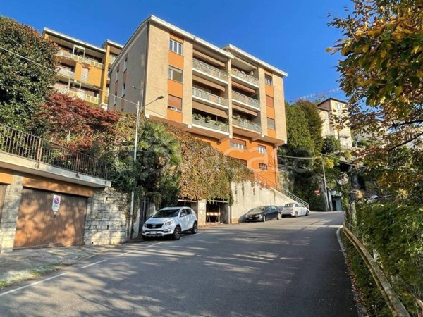 appartamento in vendita a Como in zona Garzola