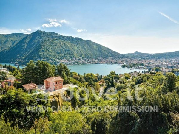appartamento in vendita a Como in zona Villa Olmo