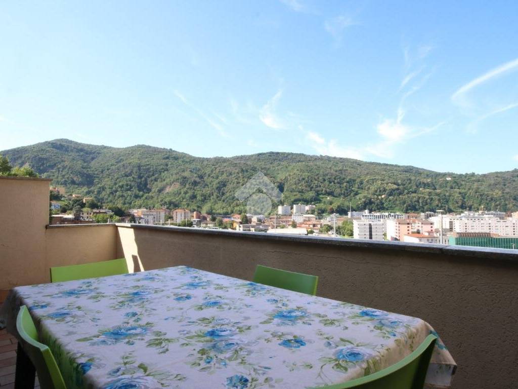 appartamento in vendita a Como in zona Monte Olimpino