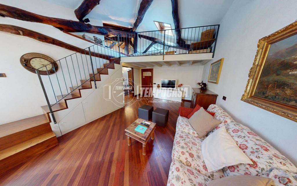 appartamento in vendita a Como in zona Borghi