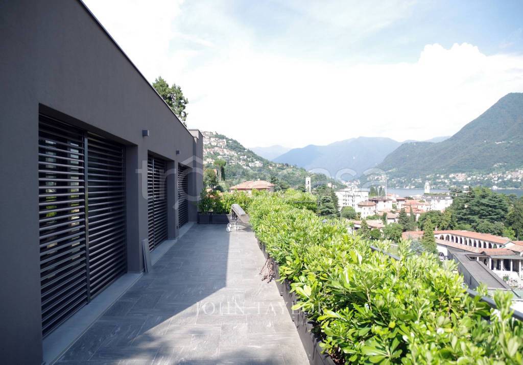 casa indipendente in vendita a Como in zona Tavernola