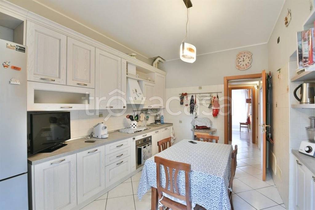appartamento in vendita a Como in zona Camerlata