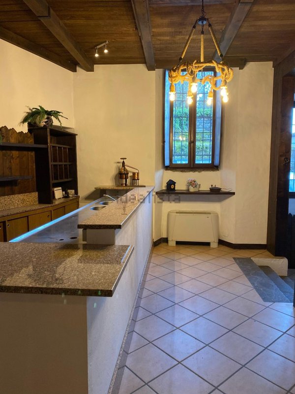 casa semindipendente in vendita a Como in zona Como Centro