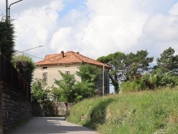 casa indipendente in vendita a Como in zona Breccia