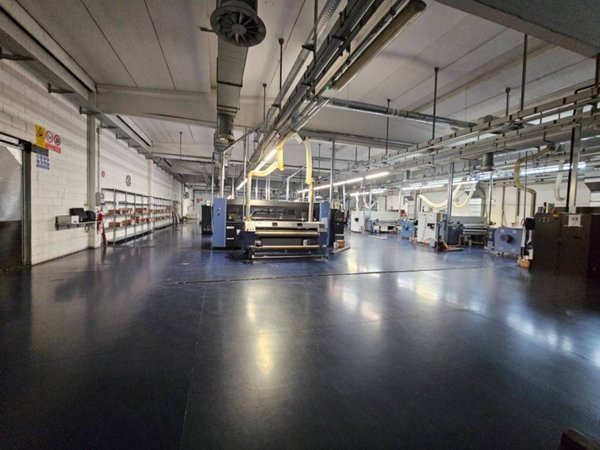 capannone in vendita a Como in zona Rebbio