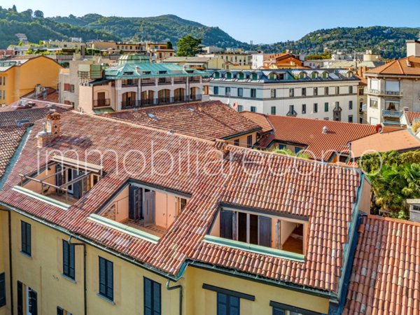 appartamento in vendita a Como in zona Piazza Volta