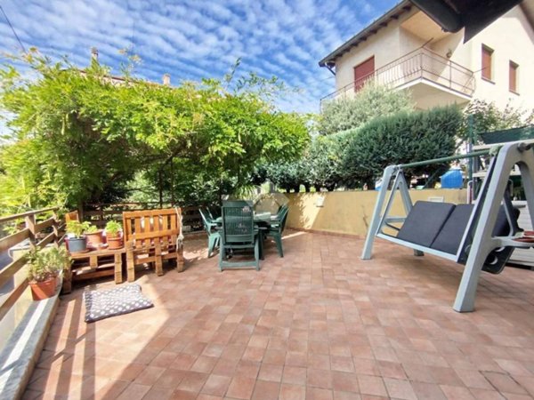 casa indipendente in vendita a Como in zona Albate
