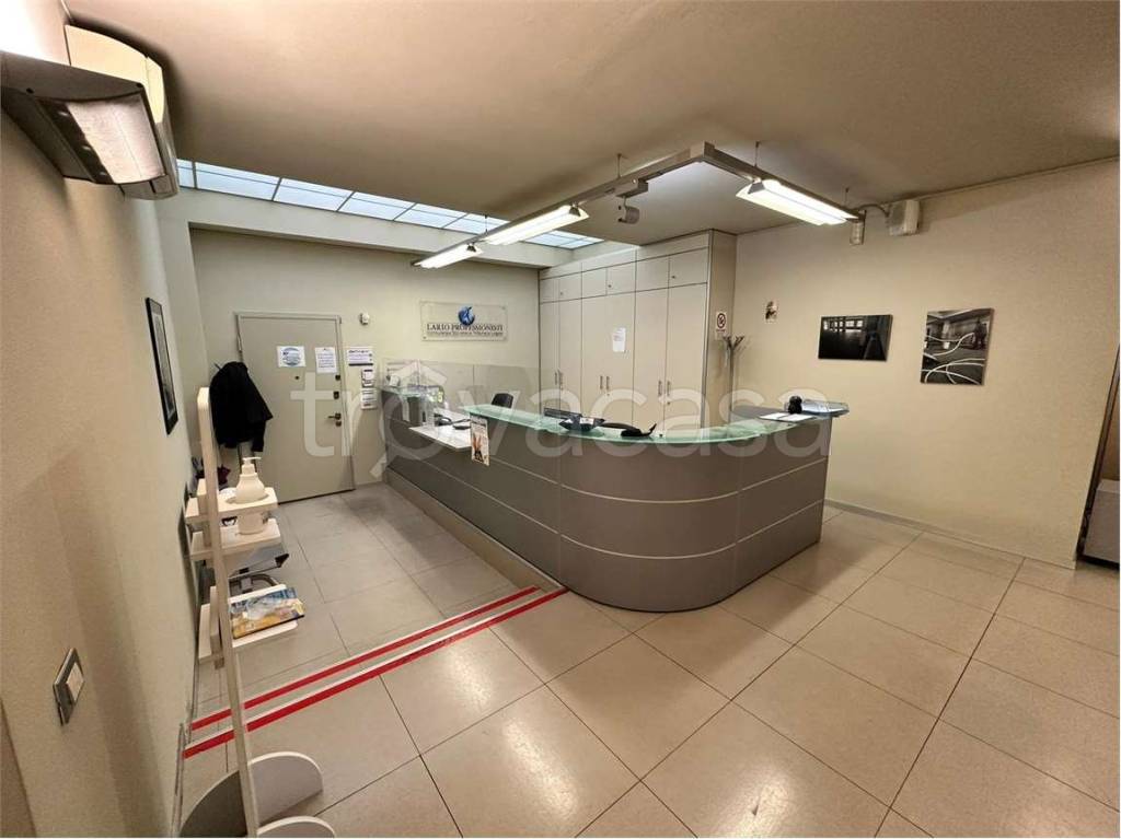 ufficio in vendita a Como in zona Viale Varese