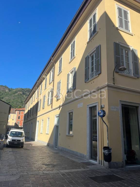 appartamento in vendita a Como in zona Como Centro