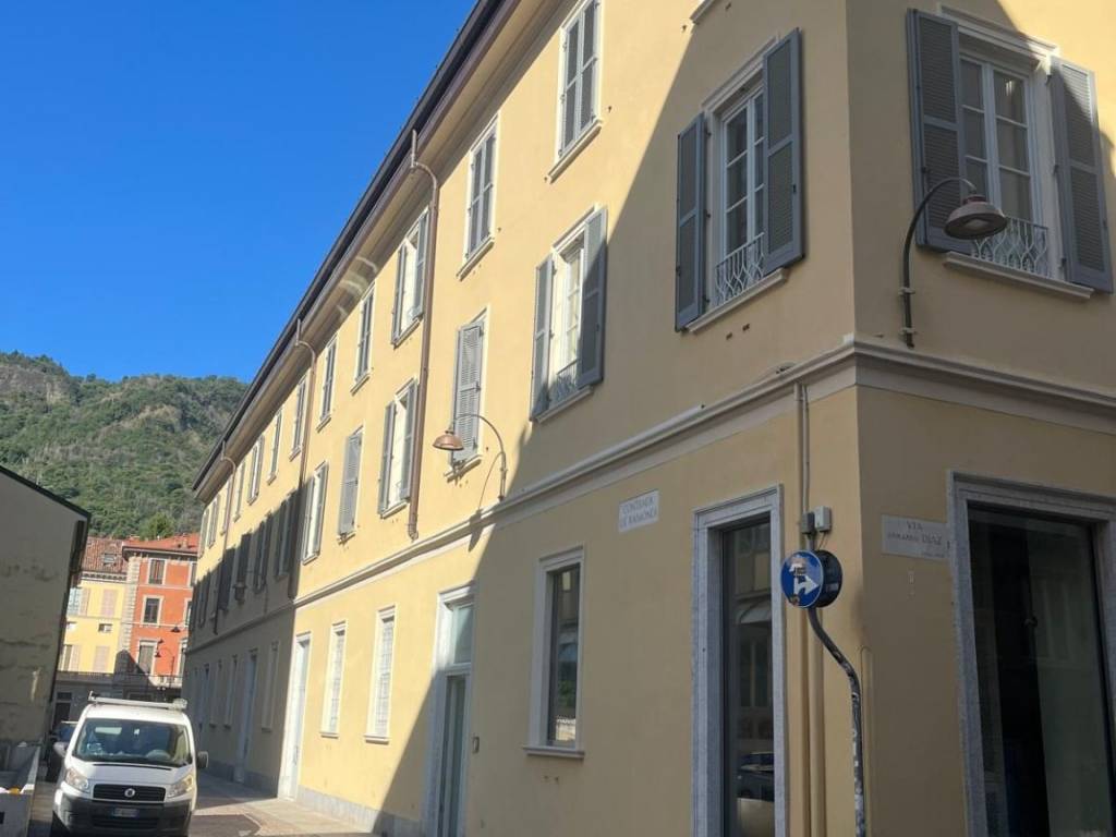 appartamento in vendita a Como in zona Como Centro