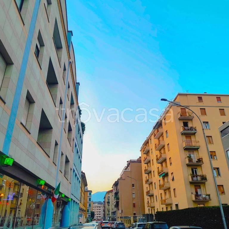 appartamento in vendita a Como in zona Borghi