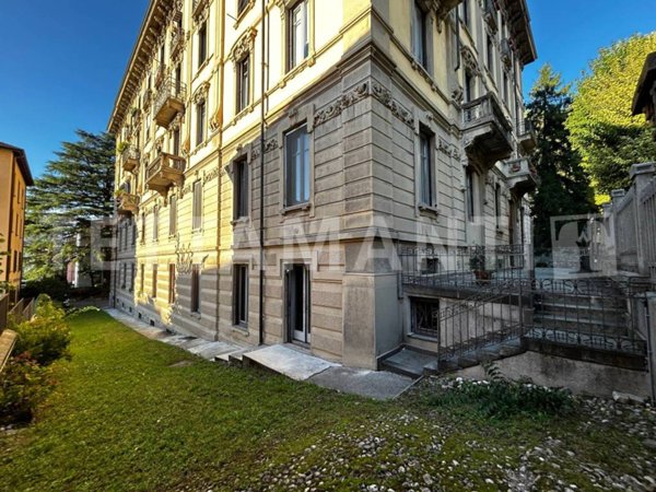 appartamento in vendita a Como in zona Valduce