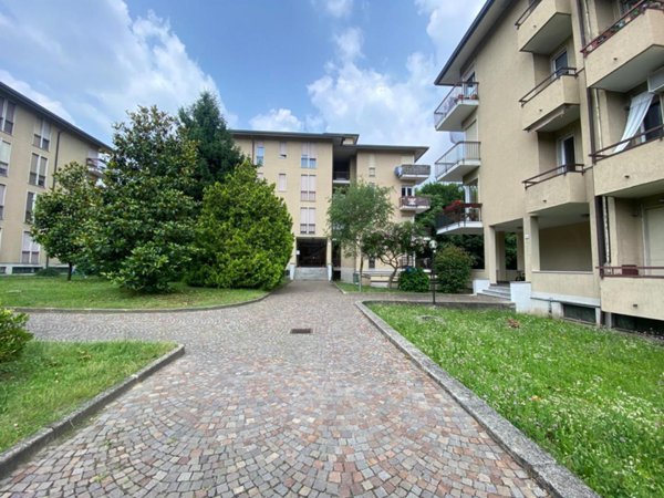 appartamento in vendita a Como in zona Rebbio
