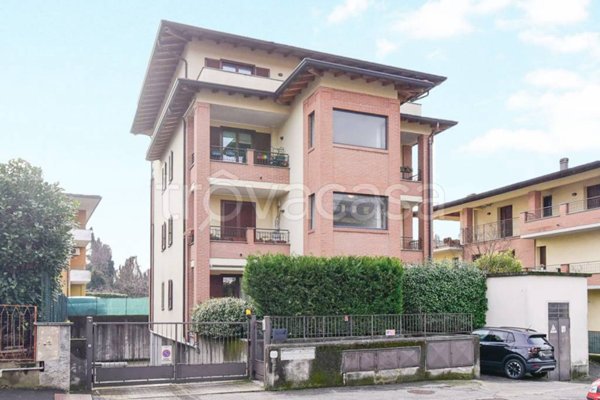 appartamento in vendita a Como in zona Albate