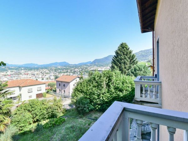 casa indipendente in vendita a Como in zona Sagnino