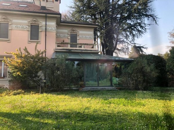 casa indipendente in vendita a Como in zona Camerlata