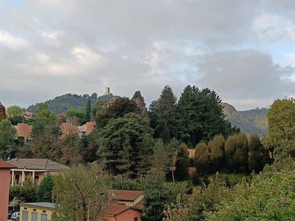 appartamento in vendita a Como in zona Lora