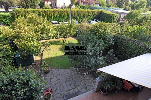casa indipendente in vendita a Como in zona Albate