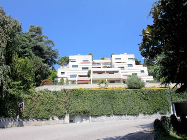 appartamento in vendita a Como in zona Villa Olmo