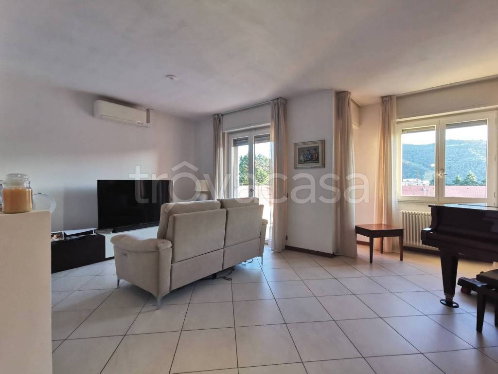 appartamento in vendita a Como in zona Sagnino