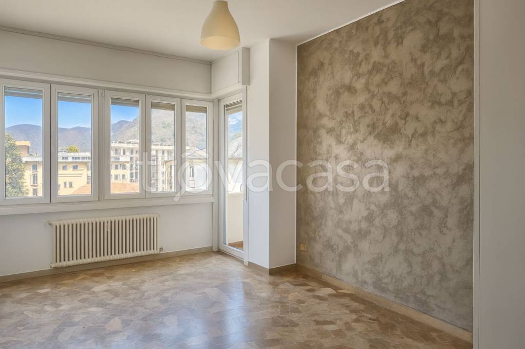 appartamento in vendita a Como in zona Como Centro