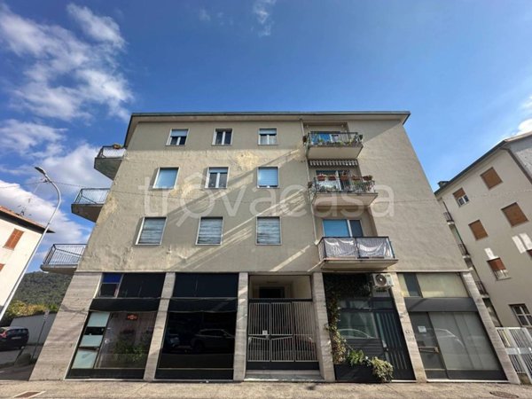 appartamento in vendita a Como in zona Camerlata