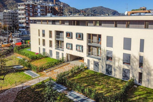 appartamento in vendita a Como in zona Borghi