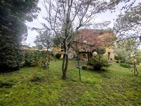 casa indipendente in vendita a Como in zona Albate