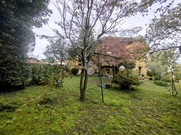casa indipendente in vendita a Como in zona Acquanera
