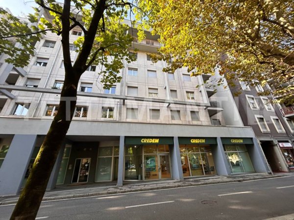 appartamento in vendita a Como in zona Viale Varese