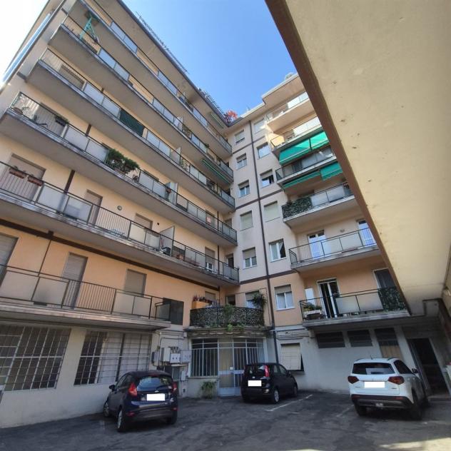 appartamento in vendita a Como in zona Borghi