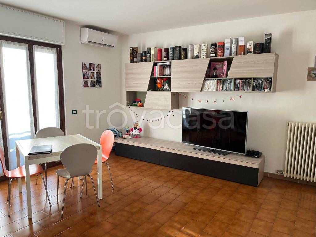 appartamento in vendita a Como in zona Ponte Chiasso