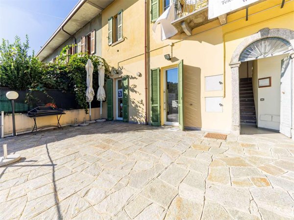 appartamento in vendita a Como in zona Lora