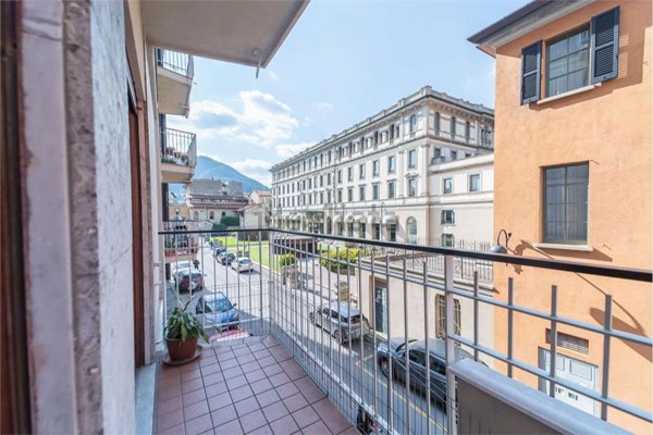 appartamento in vendita a Como in zona Como Centro
