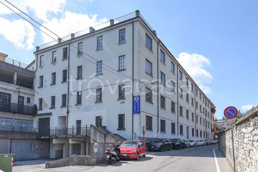 appartamento in vendita a Como in zona Caserme