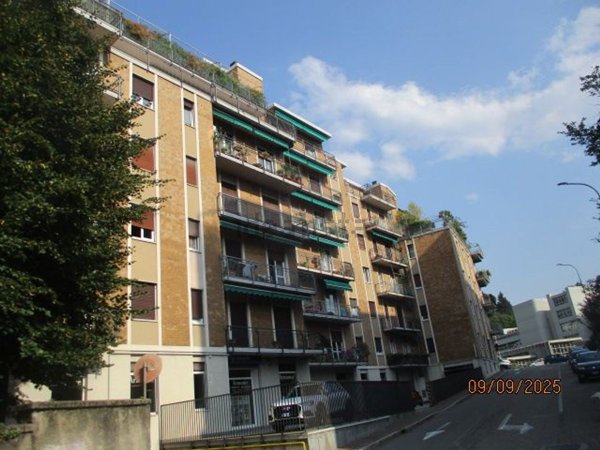 appartamento in vendita a Como in zona Como Centro