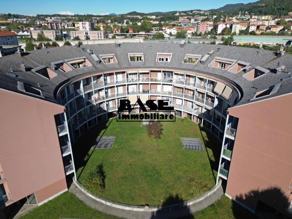appartamento in vendita a Como in zona Albate