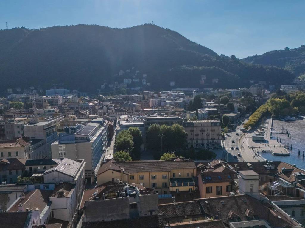 appartamento in vendita a Como in zona Como Centro