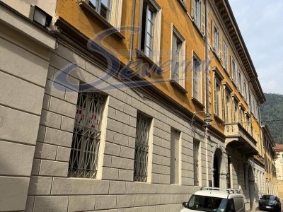 locale commerciale in vendita a Como in zona Como Centro