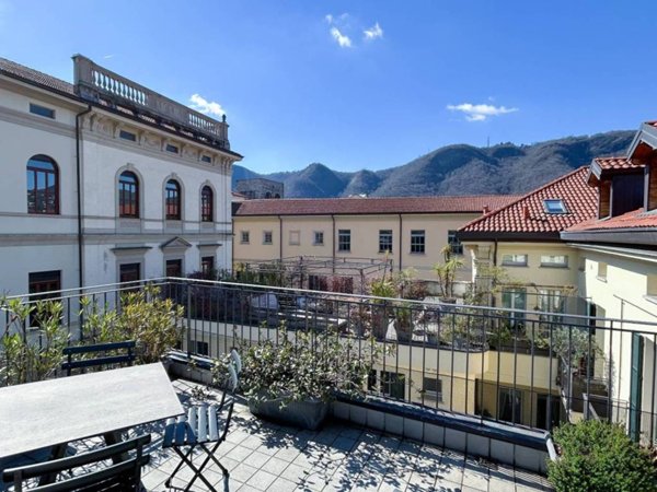 appartamento in vendita a Como in zona Como Centro